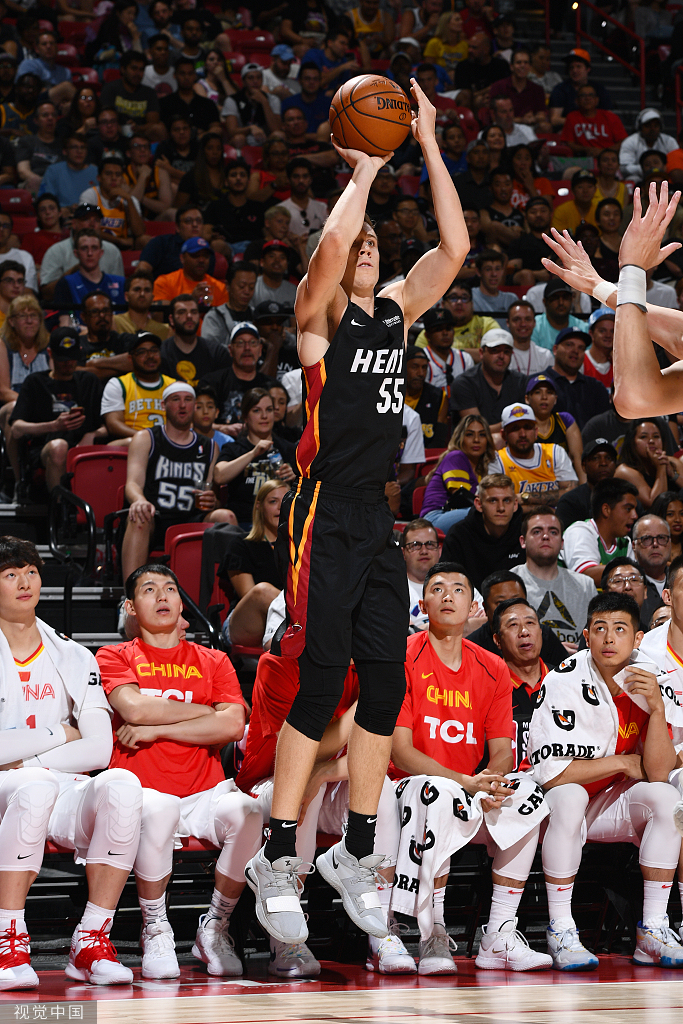 天津队翻盘热火，王哲林惊艳四座