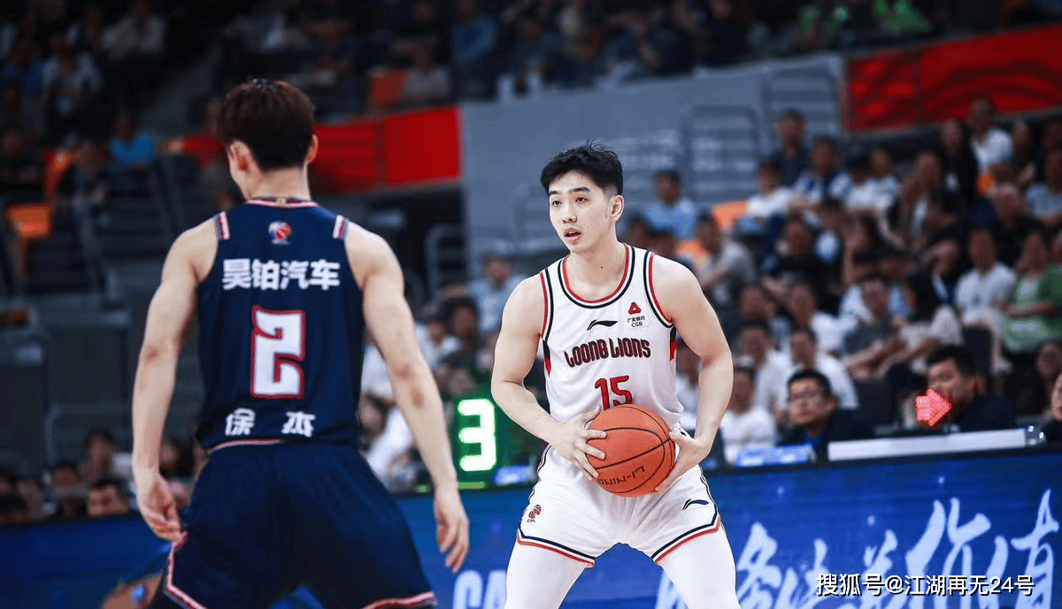 广州队逆转深圳队，周琦带队取胜