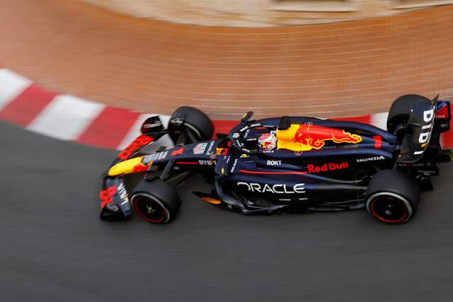 哈斯车队碾压法拉利,汉密尔顿扛起全队 哈斯车队碾压法拉利,汉密尔顿扛起全队