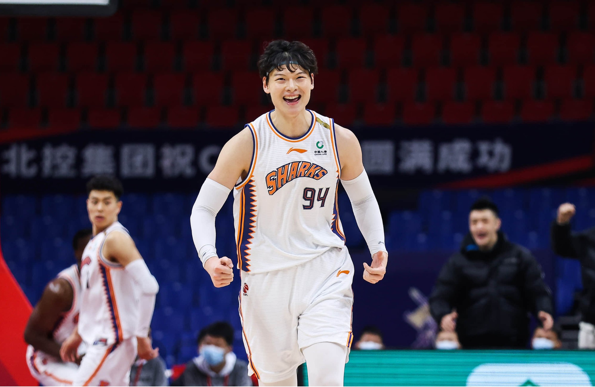 上海队绝杀天津队,王哲林惊艳四座 上海队绝杀天津队,王哲林惊艳四座