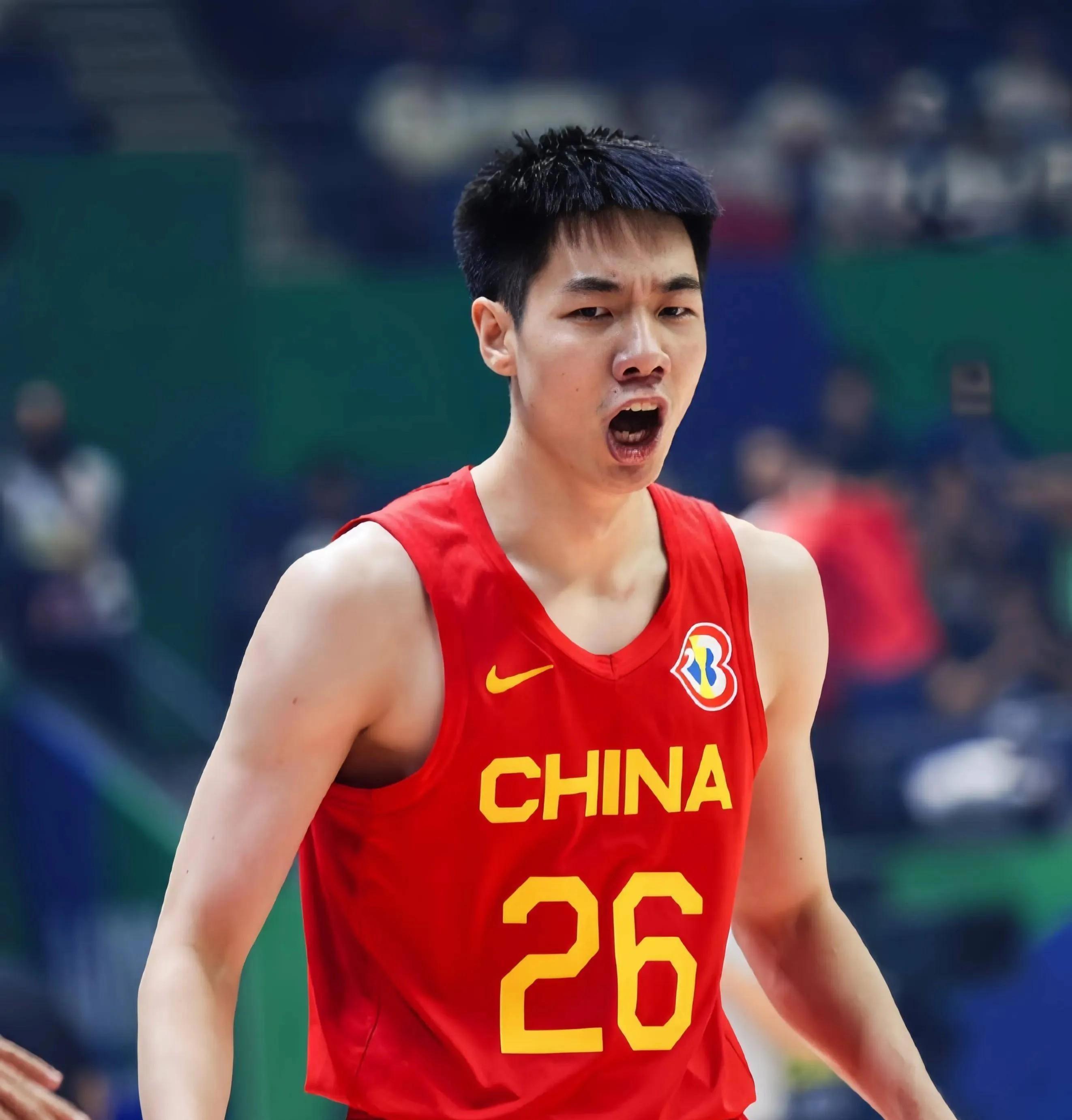 印度羽毛球队险胜英格兰羽毛球队，谌龙绝境逆转