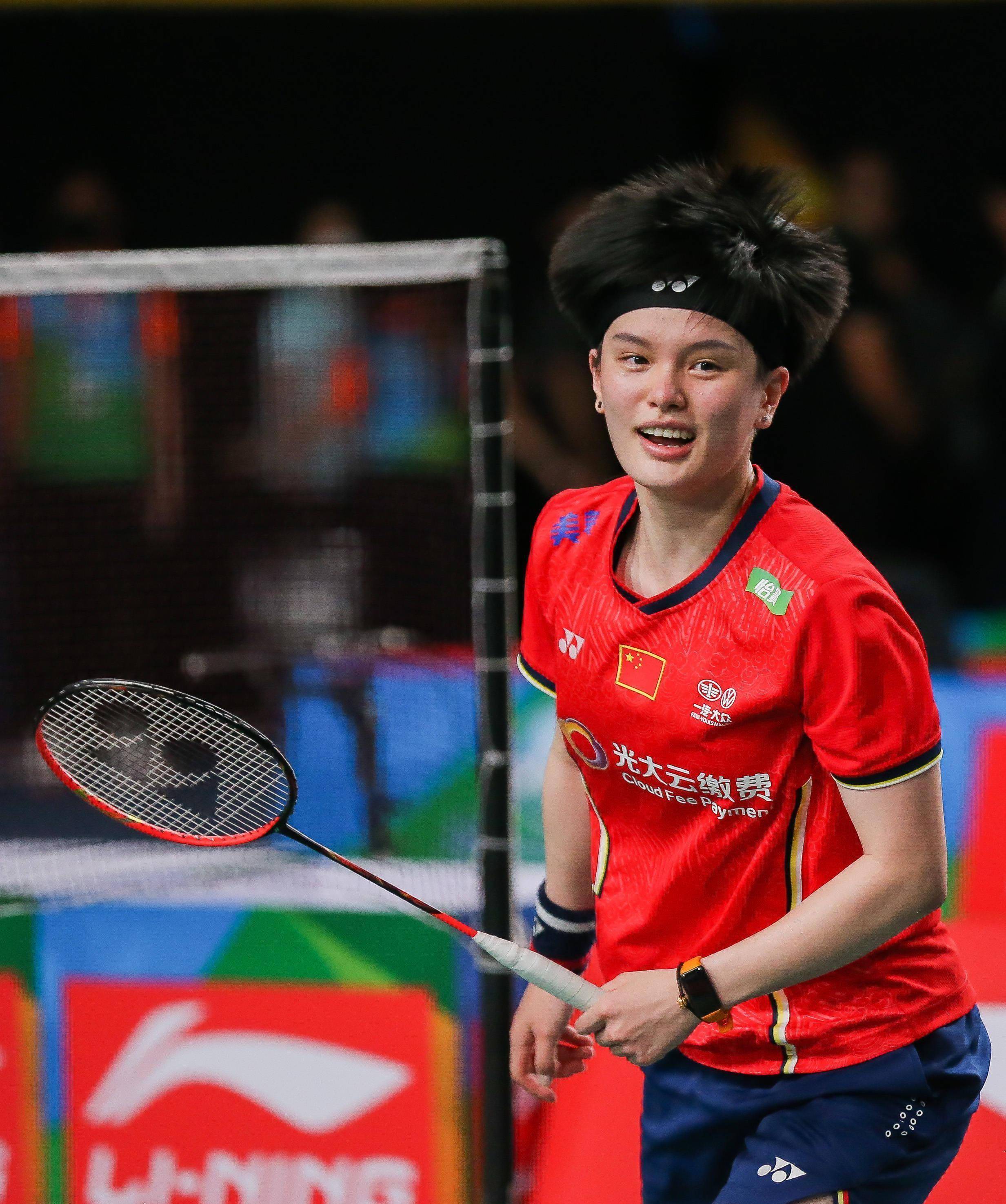 中国羽毛球队绝地反击法国羽毛球队，辛杜惊艳世界