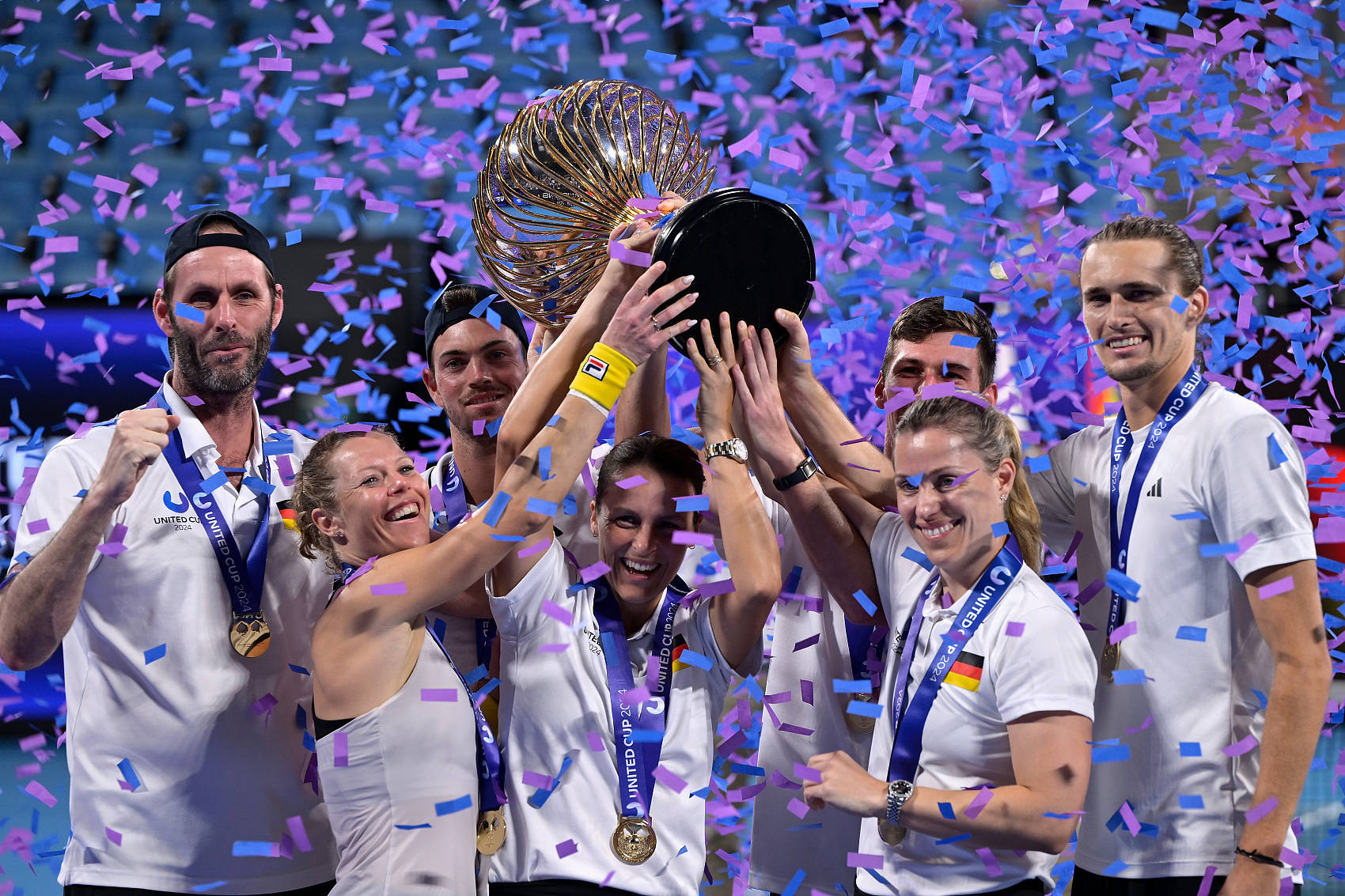 蒙特卡洛大师赛力克联合杯，兹维列夫统治全场