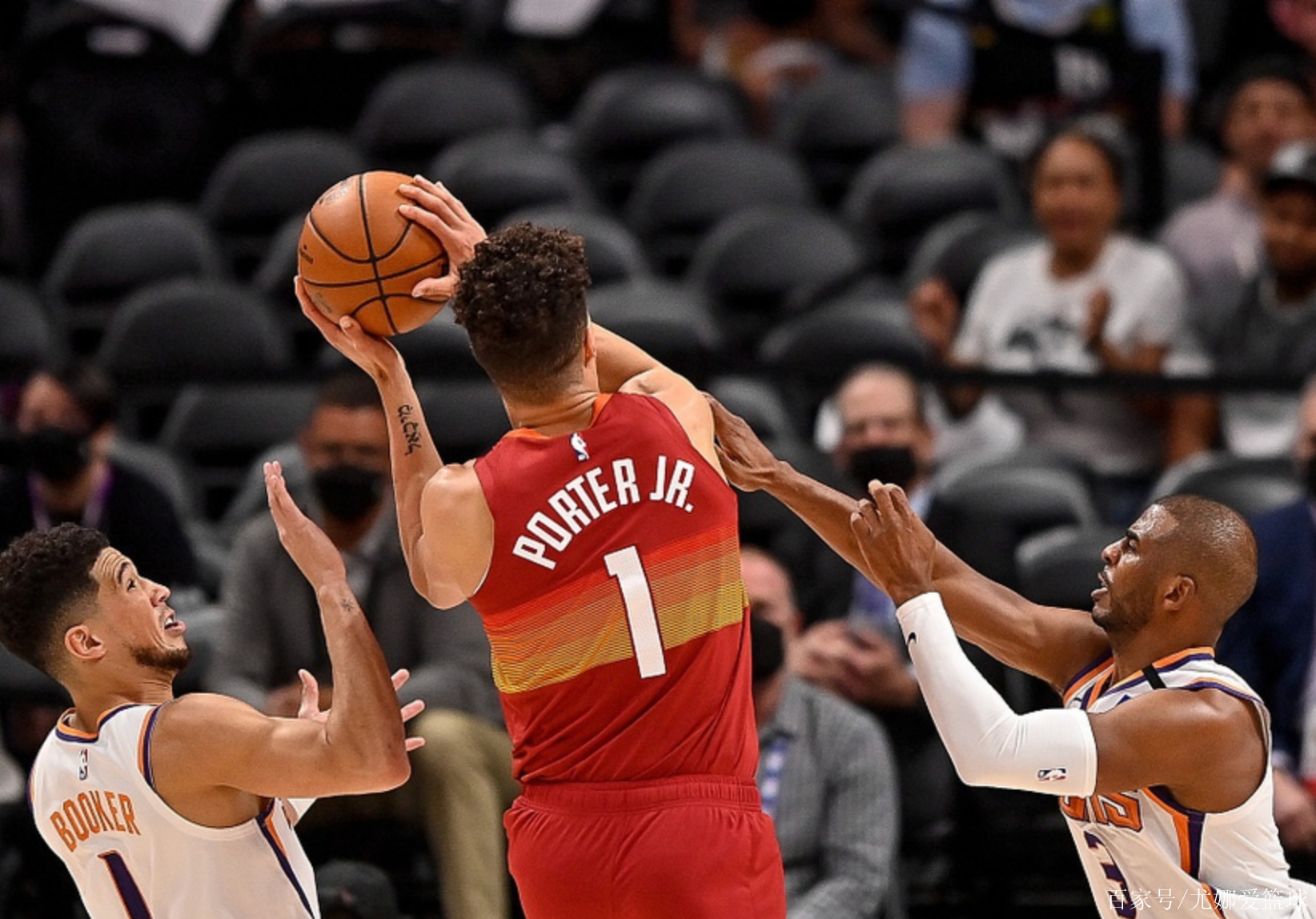 公牛翻盘掘金，保罗扛起全队