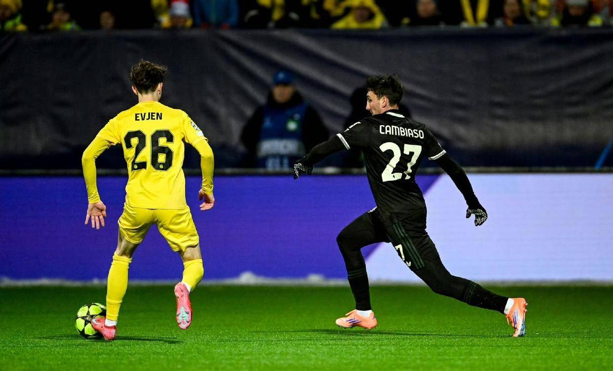 曼城横扫巴萨，特尔施特根统治全场