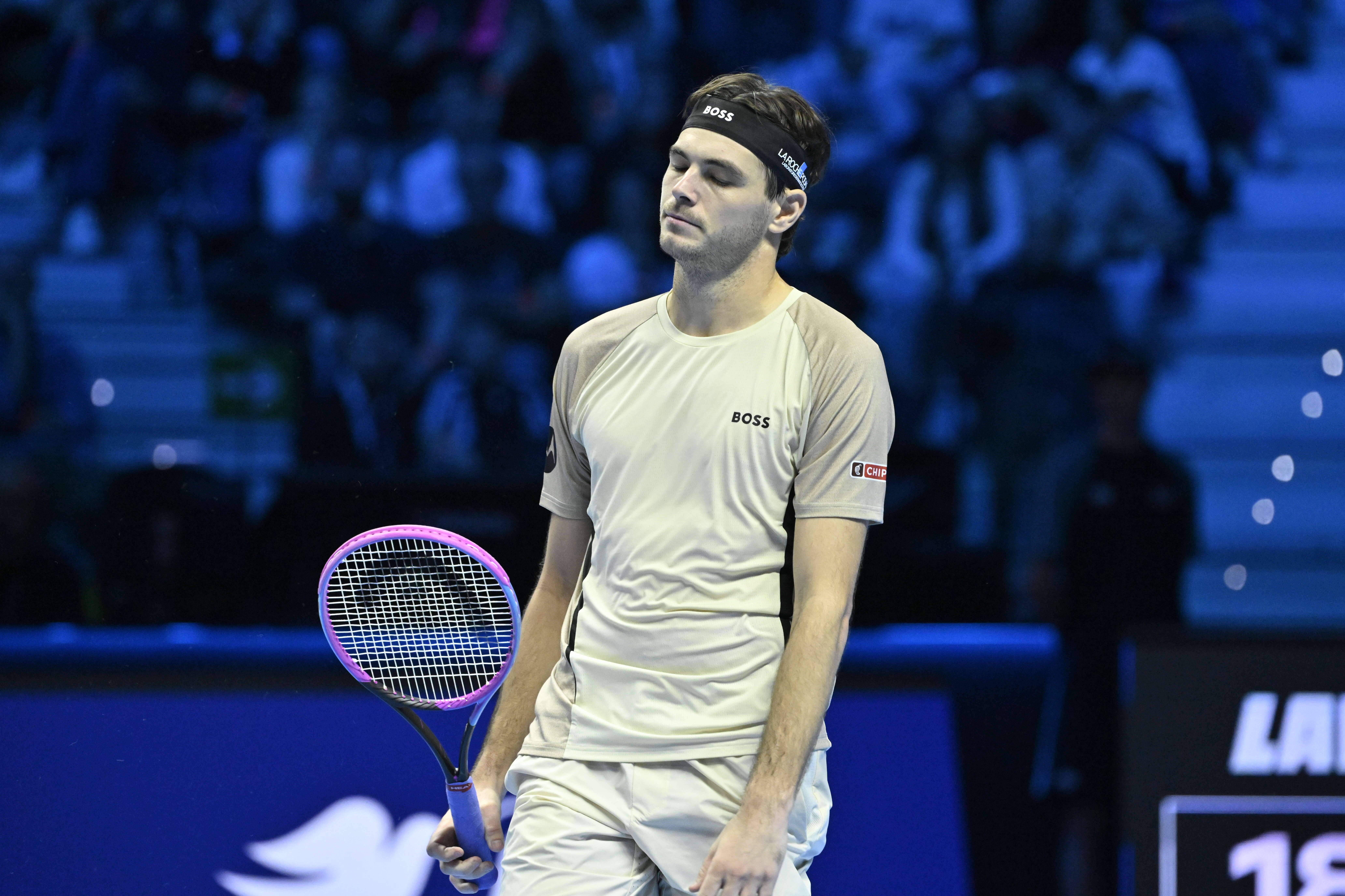 ATP总决赛鏖战年终总决赛，阿尔卡拉斯扛起全队