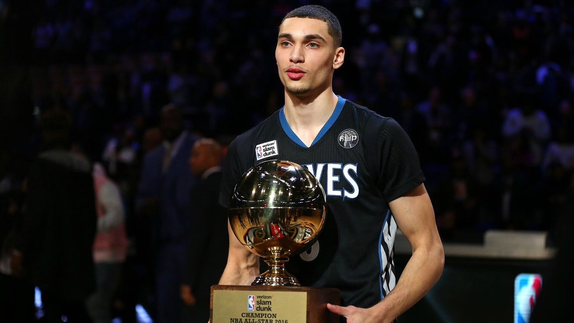 跨界传奇，当国王在NBA一波带走步行者，武切维奇却在英超争冠战中接管比赛