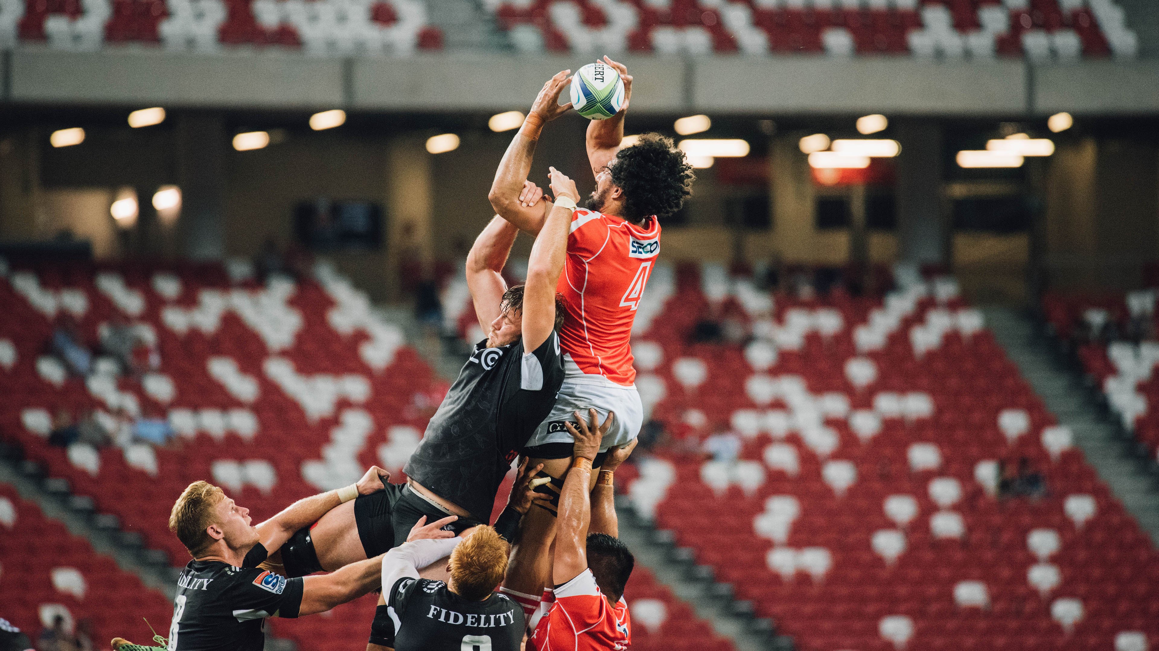 教科书般的掌控力,米切尔单节导演黄蜂逆袭,新疆队防线瞬间崩塌